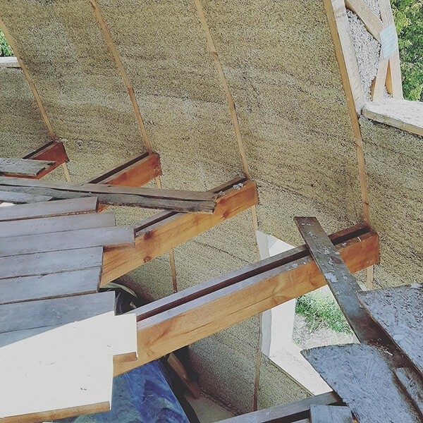 Hempcrete – це сучасний погляд на давню практику утеплення стін коноплебетоном